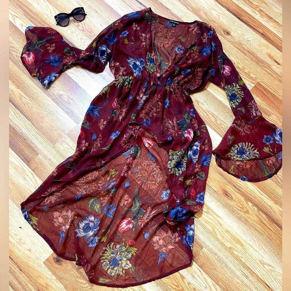 Sheer bell sleeve high low top size 1x